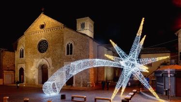 Bild einer Kirche zu Weihnachten in Terni